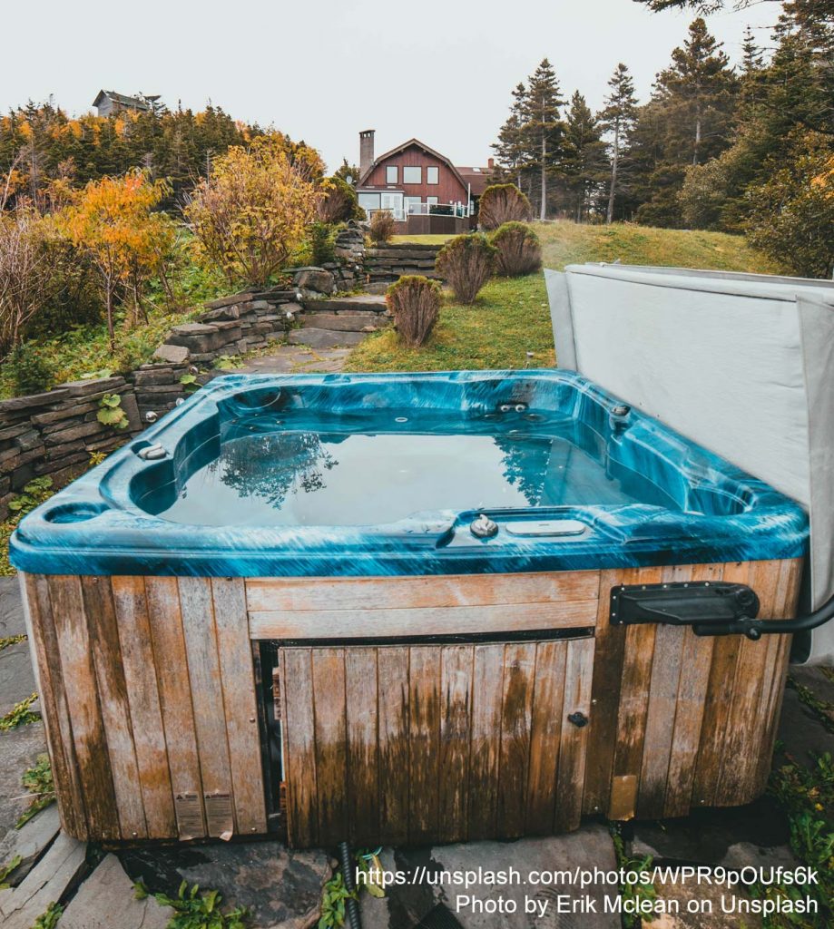 Aufstellpool im Garten