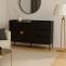 Stimmungsfotos vor ansprechendem Ambiente fr Produkt Sideboard HWC-O39, Kommode Schrank Anrichte, 3 Schubladen 2 Tren, Holz Melamin 80x130x42cm ~ Holzoptik schwarz