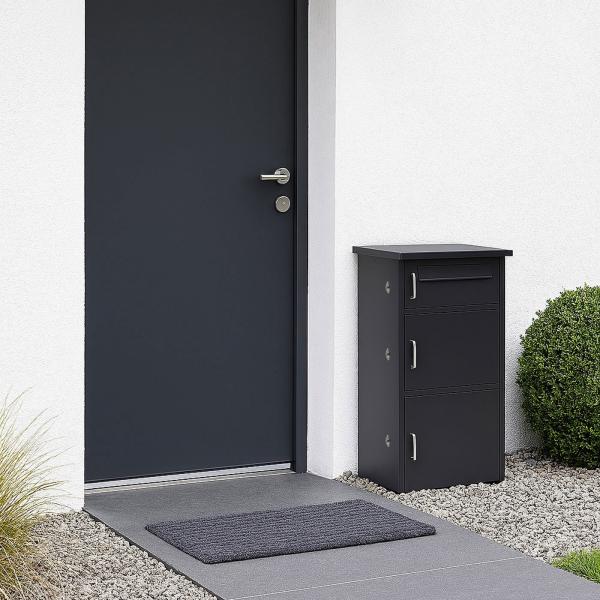Stimmungsbild fr Produkt Paketkasten HWC-O51, Paketbox Paketfach Paketstation Briefkasten 3 Fcher, Stahl 89x49x38cm ~ dunkelgrau