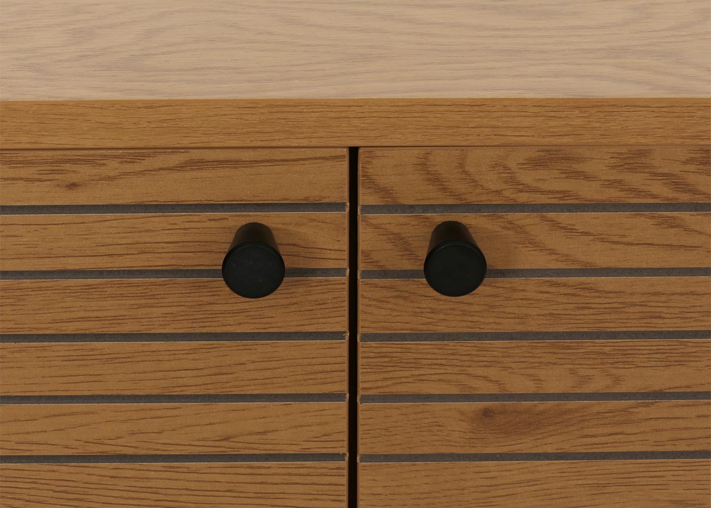 Kommode HWC-N78 Detailbild Griffe