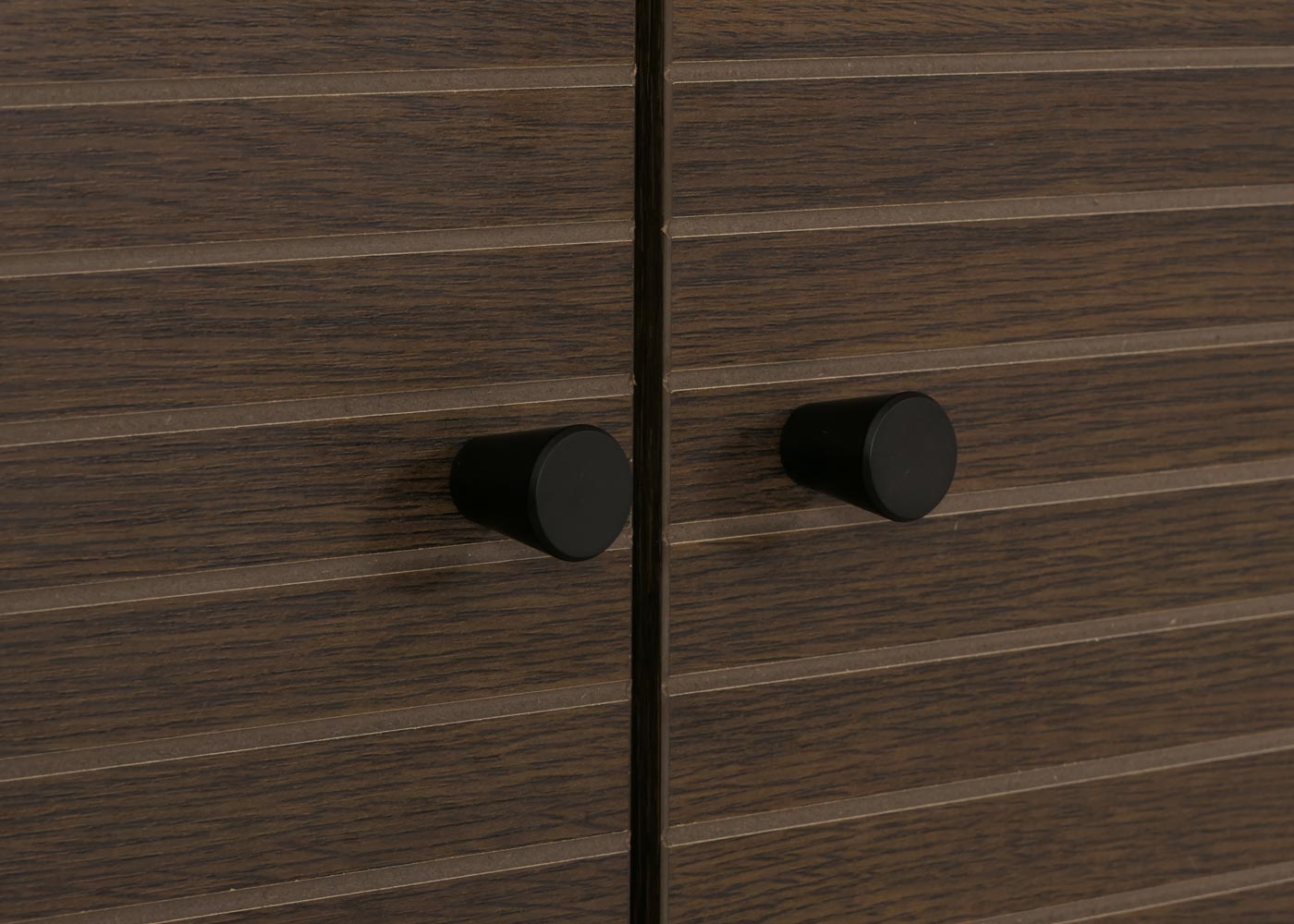 Kommode HWC-N78 Detailbild Griffe
