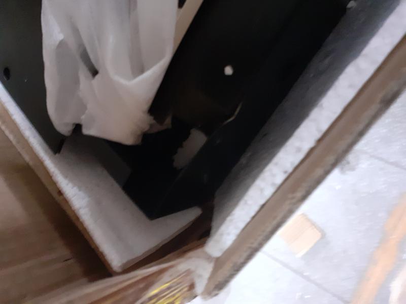 Waschmaschinenunterschrank HWC-E50, verbeult