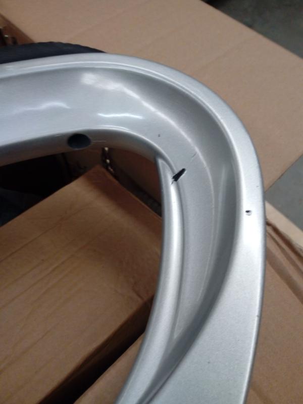 Profi-Brostuhl Boston XXL, Kratzer
