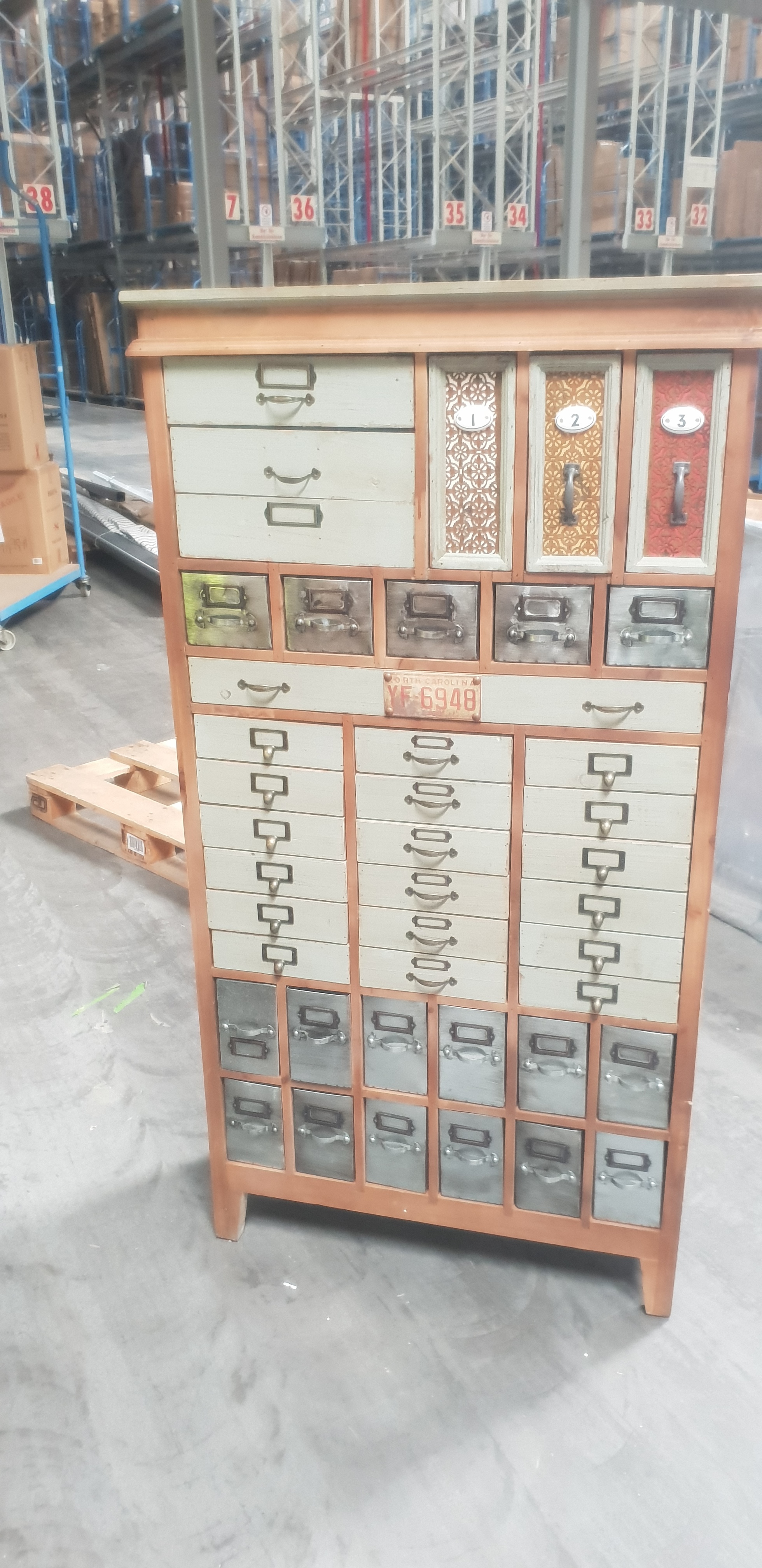 Apotheker-Schrank HWC-A43, Rckwand gebrochen
